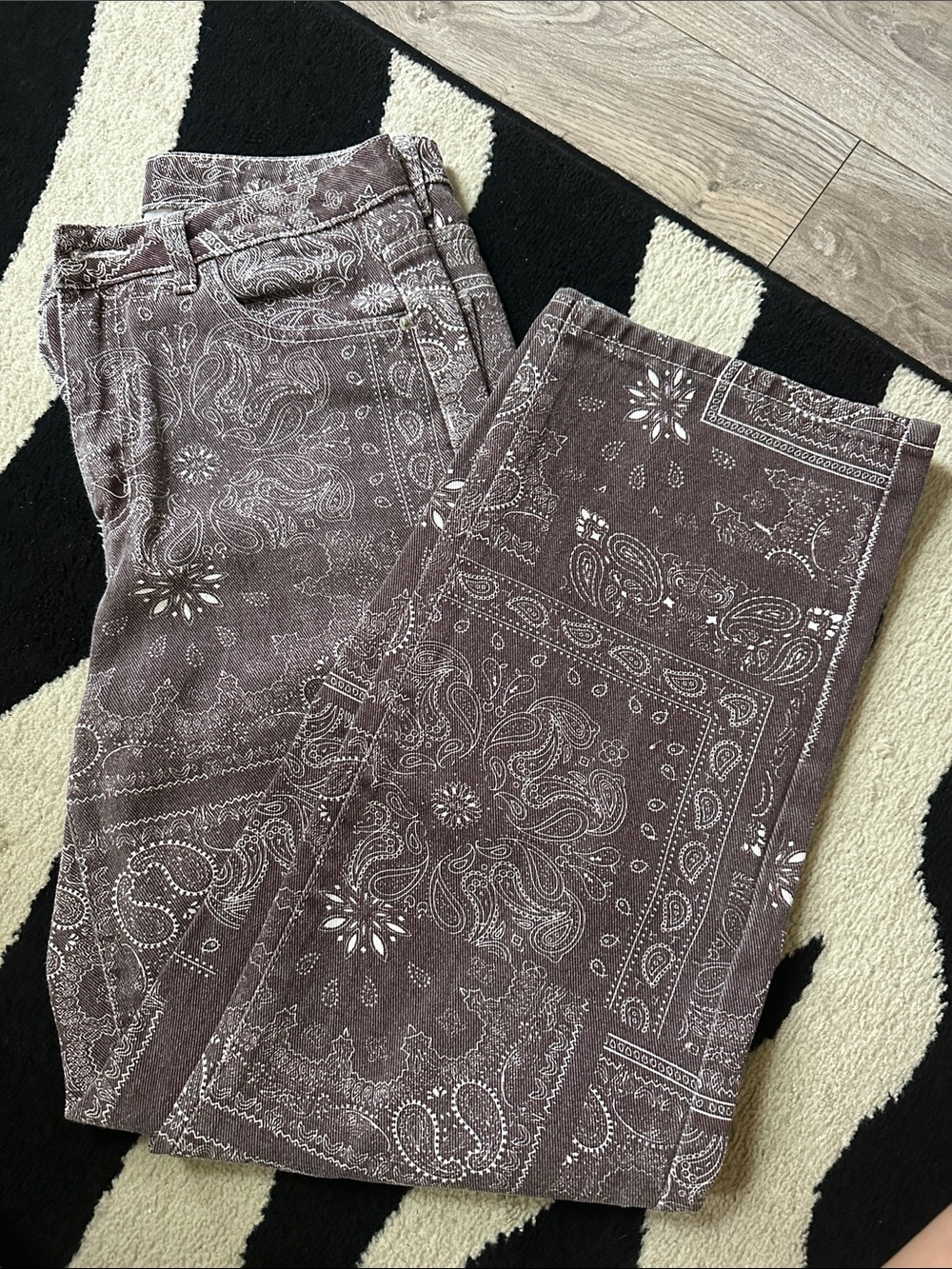SHEIN Wide-Leg Bandana Print Paisley Mid-Rise Jeans